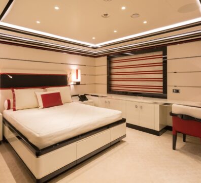 Okto-Cabins-Yacht-Club-London-5