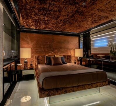 Sarastar-Double-Cabin-2-Yacht-Club-London